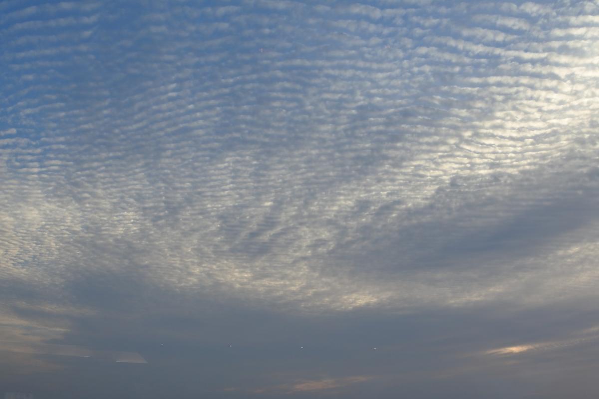 不思議な雲と空の画像